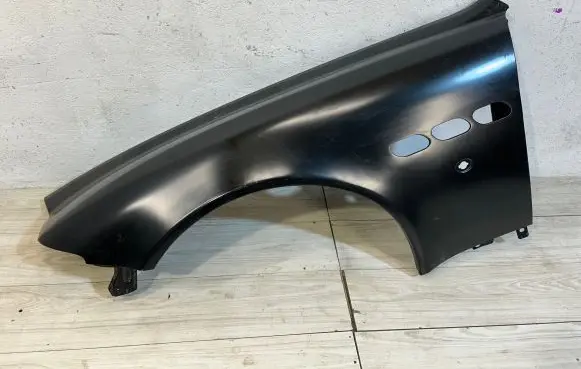Maserati Quattroporte Fender
