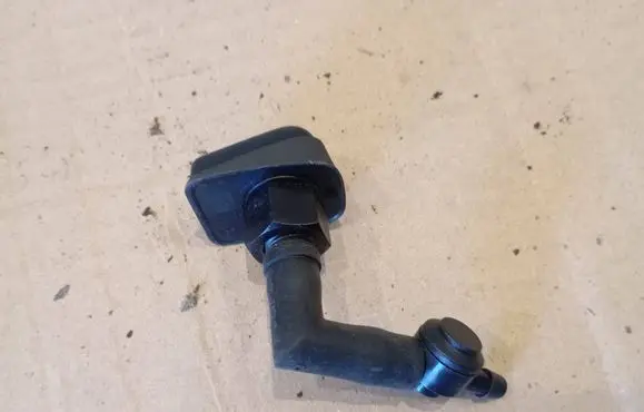 Chrysler PT Cruiser Rear window washer spray nozzle 