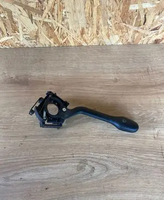 Volkswagen Golf III Wiper control stalk 703953503E 202666