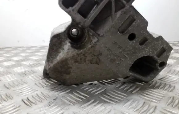 Audi TT TTS Mk2 Engine mounting bracket 06F199207H