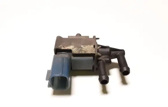 Nissan X-Trail T30 Vacuum valve FDBD100 0W1924