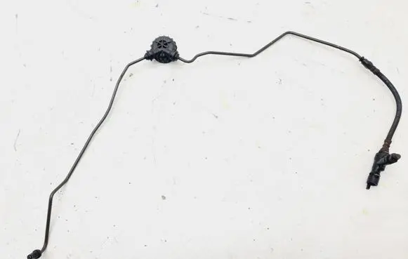 Volkswagen PASSAT B6 Clutch pipe/line 1K0721468A