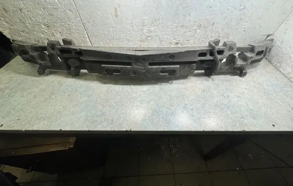 Mercedes-Benz Vito Viano W447 Front bumper foam support bar A4478850137 A4478850237