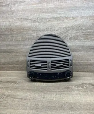 Mercedes-Benz E W211 Climate control unit 2118300385 00110604
