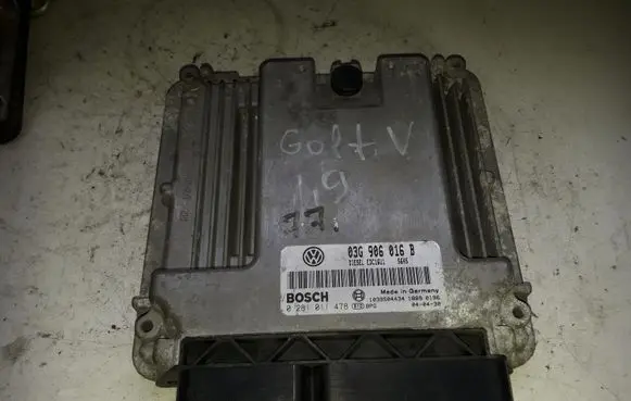 Volkswagen Golf IV Engine control unit/module 0281011478