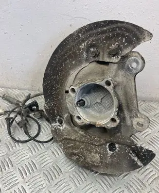 BMW 1 E81 E87 Front wheel hub 6773209 13612610