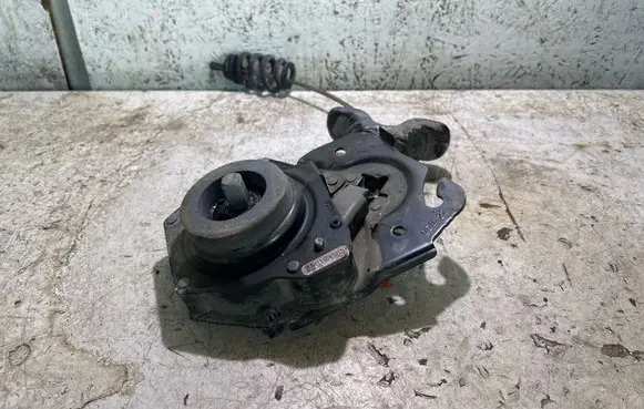 Jeep Grand Cherokee WL Spare wheel mounting bracket 6923394