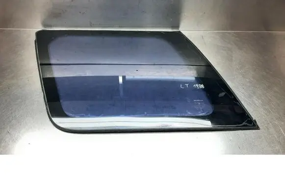 Honda CR-V Rear side window