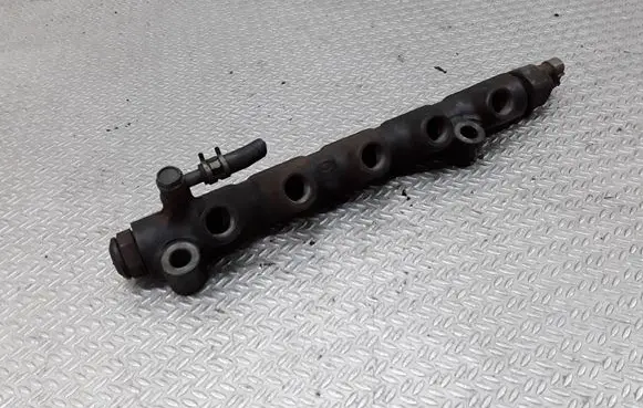 Toyota Corolla Verso E121 Fuel main line pipe