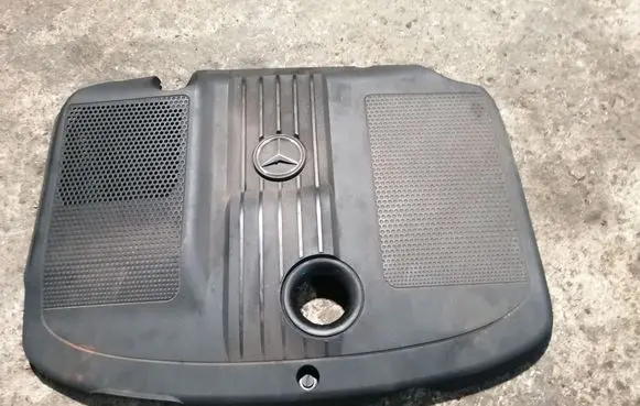 Mercedes-Benz E W212 Engine cover (trim) A6510102767