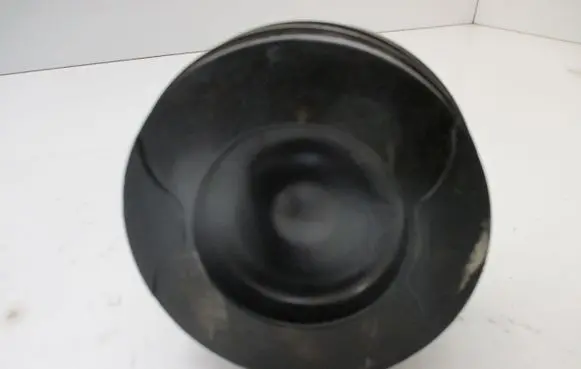 Piston with connecting rod
