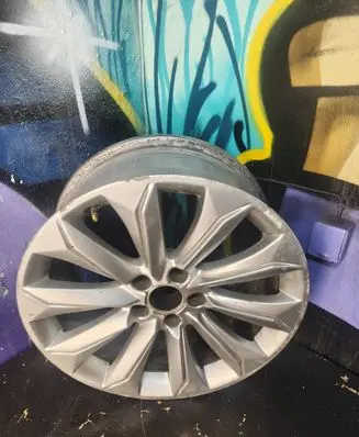 Audi A4 S4 B8 8K R18 alloy rim 8K9601025A