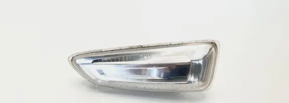 Opel Zafira C Front fender indicator light 13273103