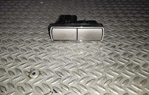 Ford Mondeo MK IV Windscreen/window heater switch 6M2T18K574AD