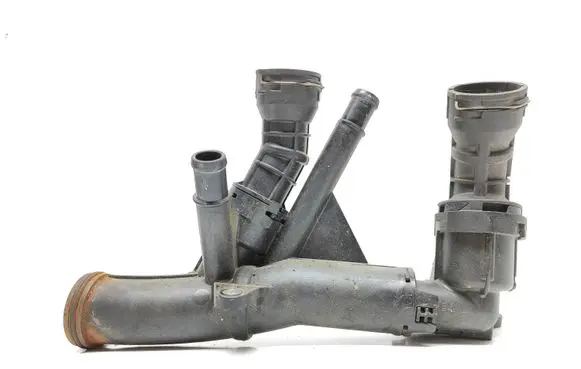 Volkswagen PASSAT B8 Engine coolant pipe/hose 04L121026F 04L121071E