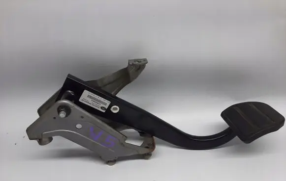 Land Rover Range Rover Sport L320 Clutch pedal SKB000431