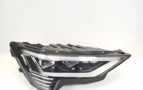 Audi e-tron Headlight/headlamp 4KE941040A