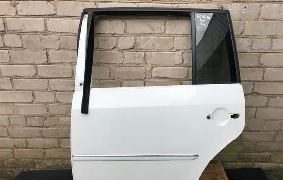 Volkswagen Touran II Rear door