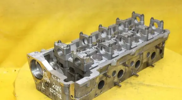 Mercedes-Benz ML W164 Engine head 