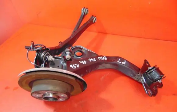 BMW 2 F46 Rear wheel hub spindle/knuckle 