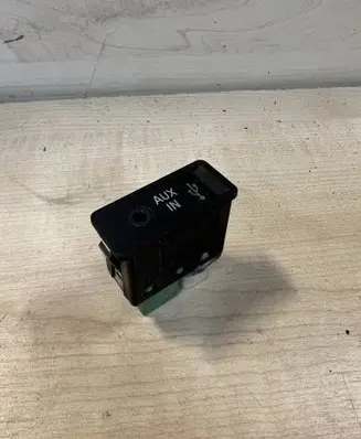 BMW 5 F10 F11 USB socket connector 61319189176 9189176