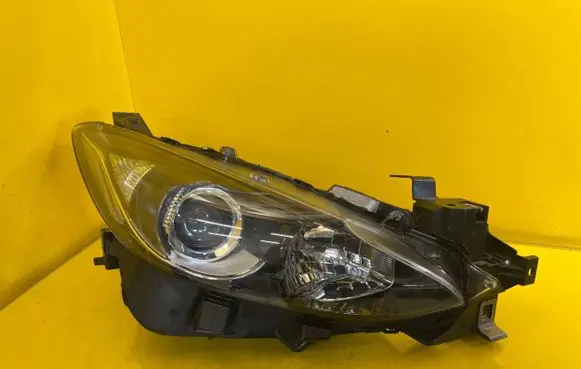 Mazda 3 III Headlight/headlamp BHR151030
