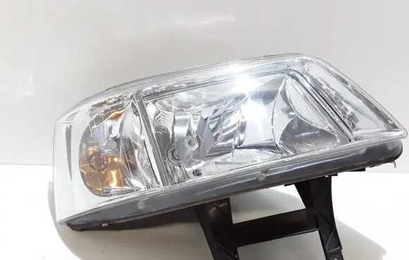 Volkswagen Transporter - Caravelle T5 Headlight/headlamp 20A467B