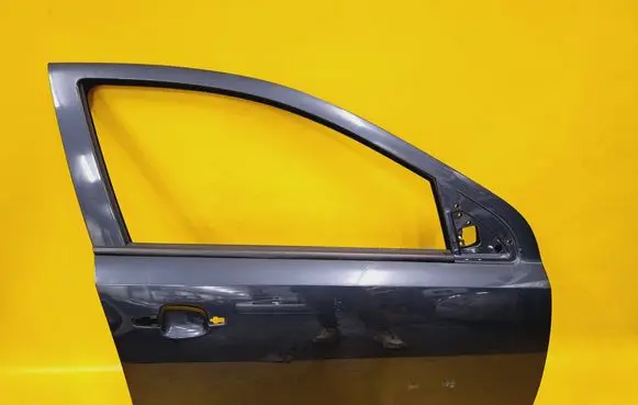 Opel Astra H Front door