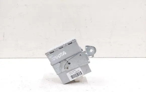 Toyota Corolla E120 E130 Door central lock control unit/module 8974102050 73662712