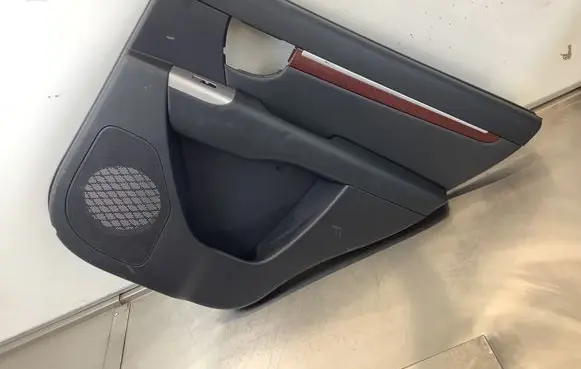 Hyundai Santa Fe Rear door card panel trim P833702B000