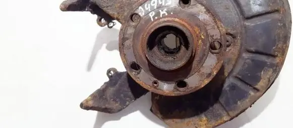 Volkswagen Caddy Front wheel hub