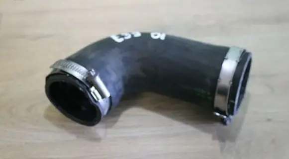 BMW 5 E39 Intercooler hose/pipe 2247967