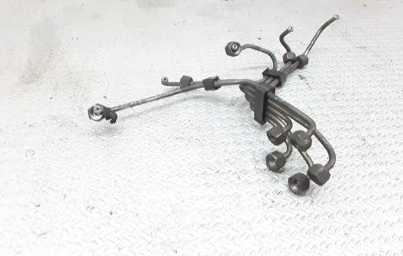 Volvo S80 Fuel injector supply line/pipe 