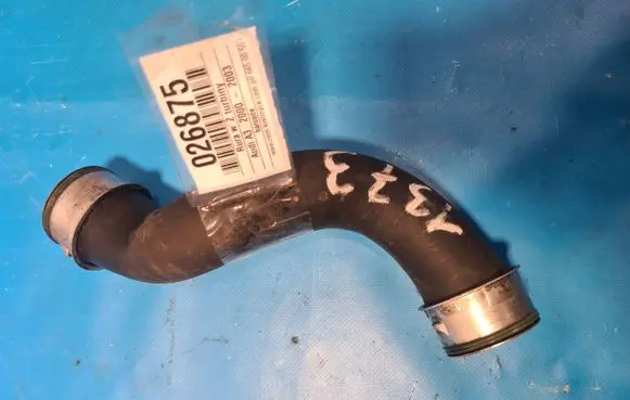 Audi A3 S3 8P Breather/breather pipe/hose 