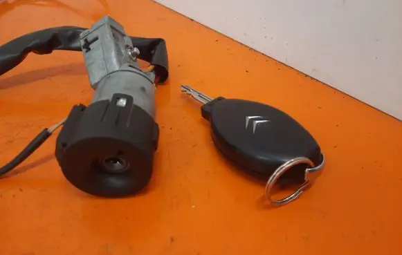 Citroen C5 Ignition lock 9648445180