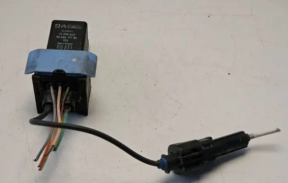 Peugeot Partner Glow plug pre-heat relay 51299049 9666671780