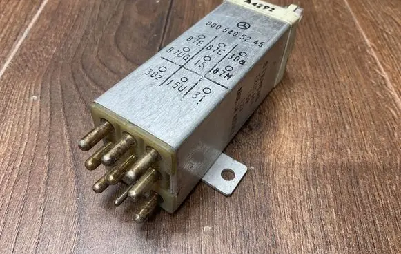 Mercedes-Benz E W124 Other relay 0005405245