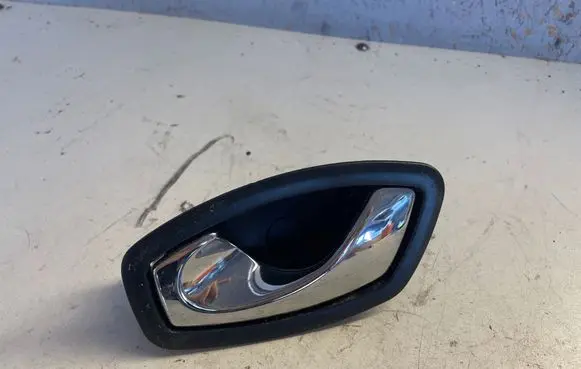 Renault Megane III Front door interior handle 826730001R