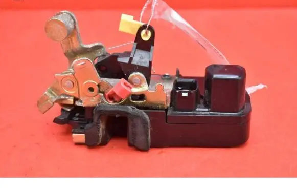 Jeep Grand Cherokee (WK) Front door lock