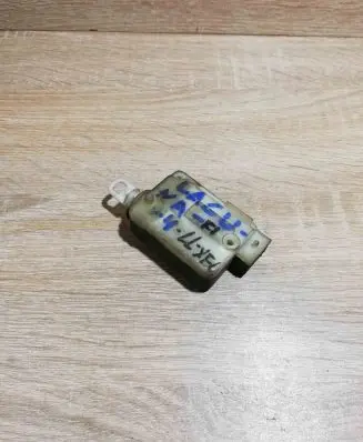 Renault Laguna I Fuel tank cap lock motor 