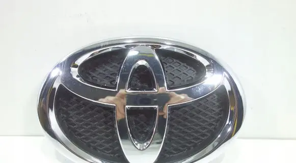Toyota Yaris Manufacturer badge logo/emblem 0D030
