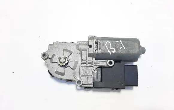 Volkswagen PASSAT B7 Sunroof motor/actuator 561959591