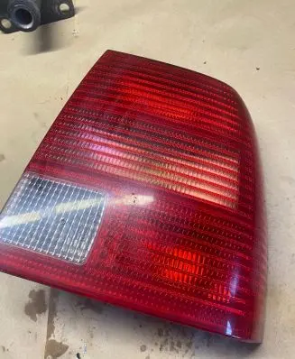 Volkswagen PASSAT B5 Rear/tail lights 290602