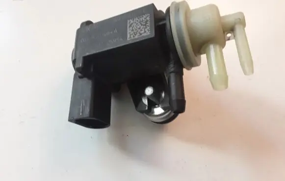 Skoda Fabia Mk3 (NJ) Turbo solenoid valve 1K0906627B