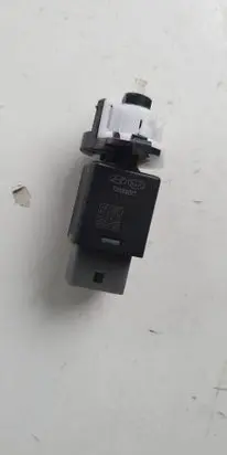 Hyundai Tucson TL Brake pedal sensor switch