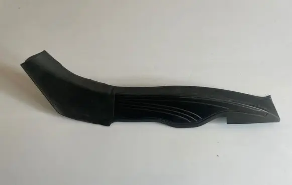 Rear/tail light trim molding