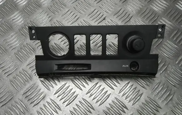 Renault Koleos I Radio/GPS head unit trim 0907151 T4066