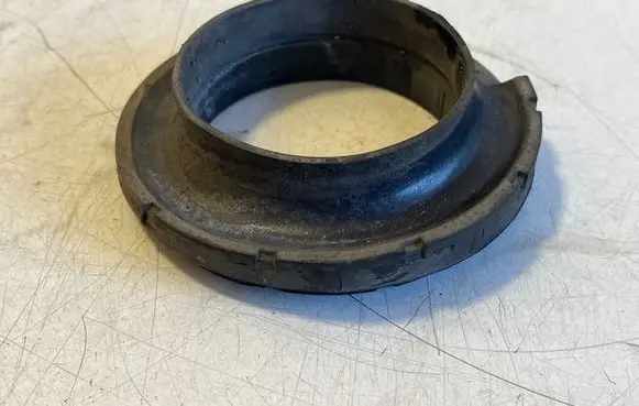 BMW X6 F16 Front coil spring rubber mount 6857002