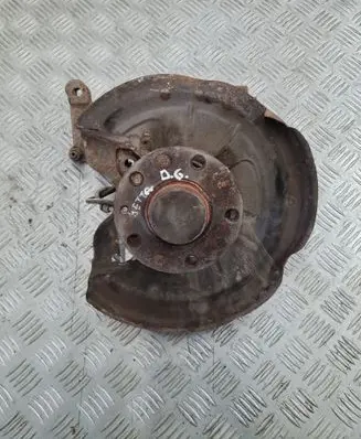 Volkswagen Jetta V Front wheel hub