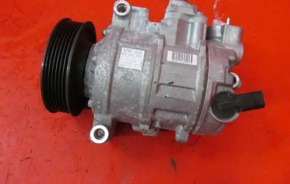 Volkswagen Golf VI Air conditioning (A/C) compressor (pump) 1K0820859T